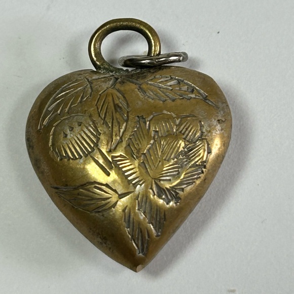 Vintage Solid Brass Reverse Etched Puffy Heavy Floral Heart Pendant Charm - Picture 1 of 4